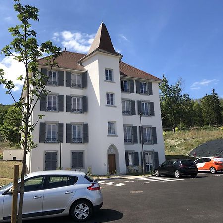 شقة Domitys - Le Manoir Perignat-les-Sarlieve المظهر الخارجي الصورة