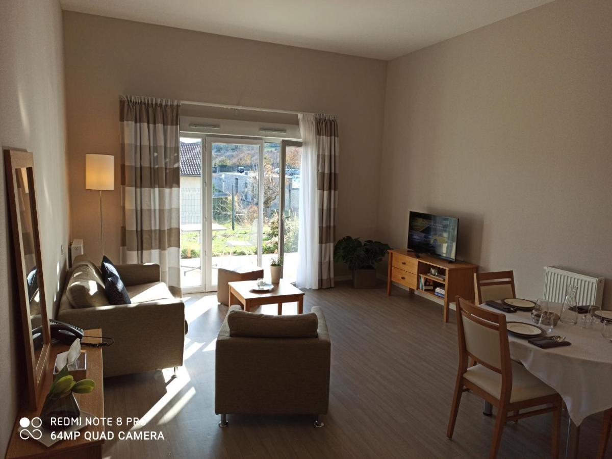 شقة Domitys - Le Manoir Perignat-les-Sarlieve الغرفة الصورة