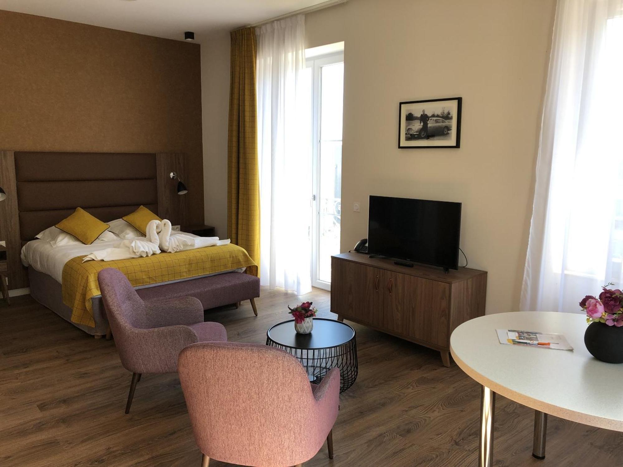 شقة Domitys - Le Manoir Perignat-les-Sarlieve المظهر الخارجي الصورة