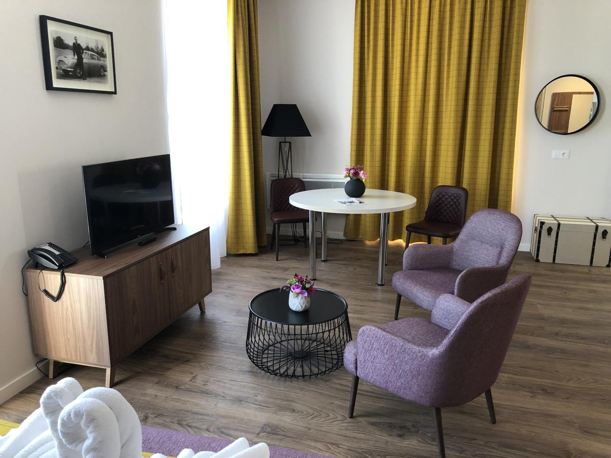 شقة Domitys - Le Manoir Perignat-les-Sarlieve المظهر الخارجي الصورة